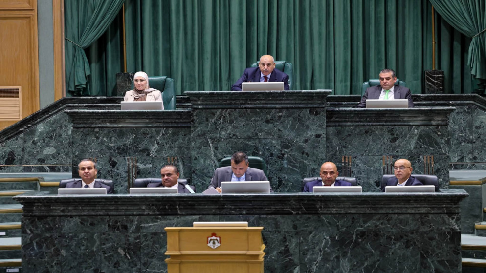 مجلس النواب يقر قانون تنظيم العمل المهني بعد تعديلات الاعيان