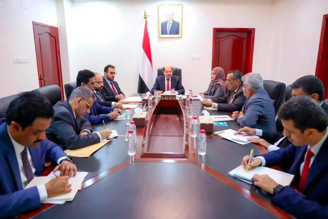 خطة حكومية يمنية طموحة لإصلاح مؤسسات الدولة رغم تصعيد الحوثيين