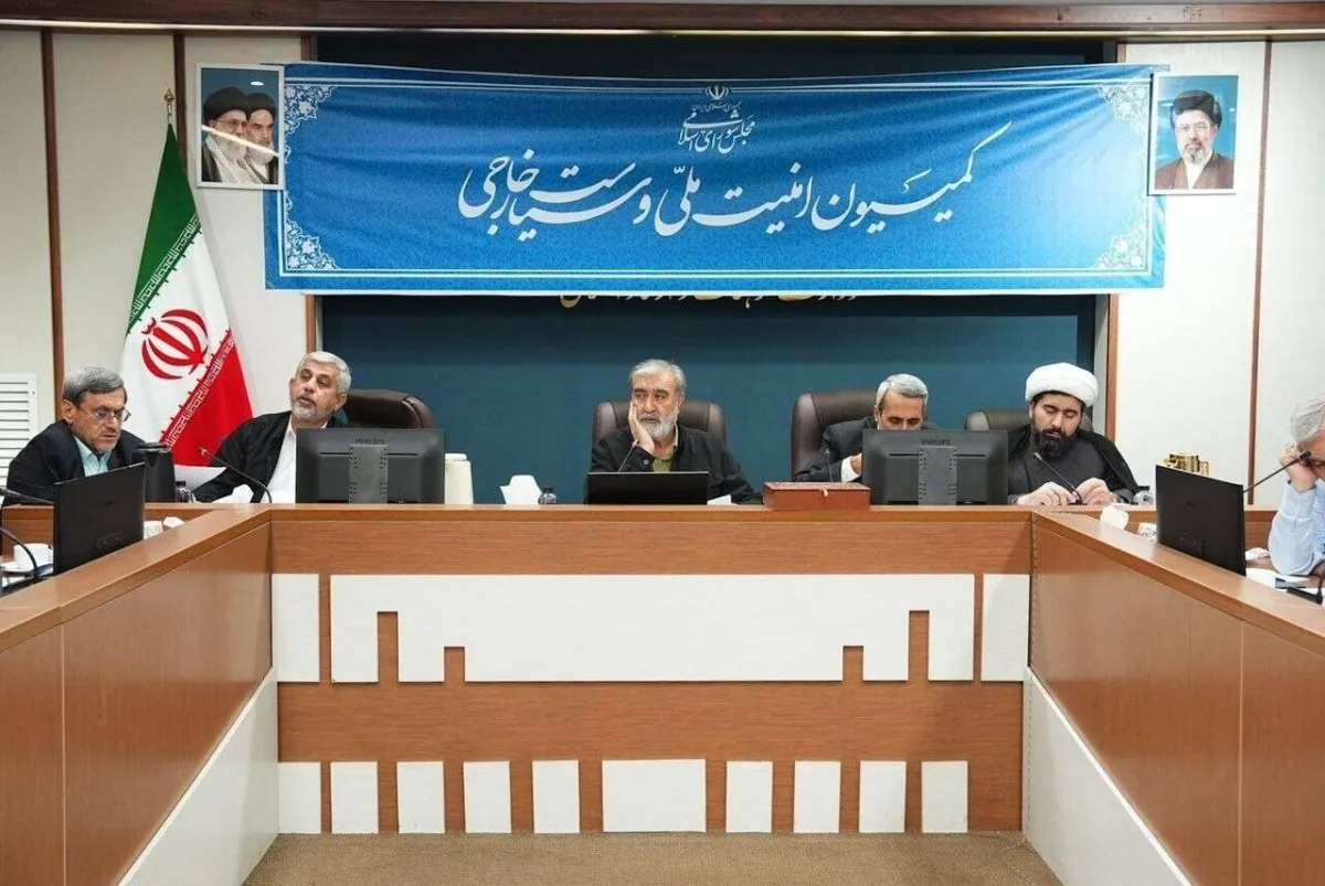 لجنة برلمانية ايرانية تقر رسوما على سفن مضيق هرمز