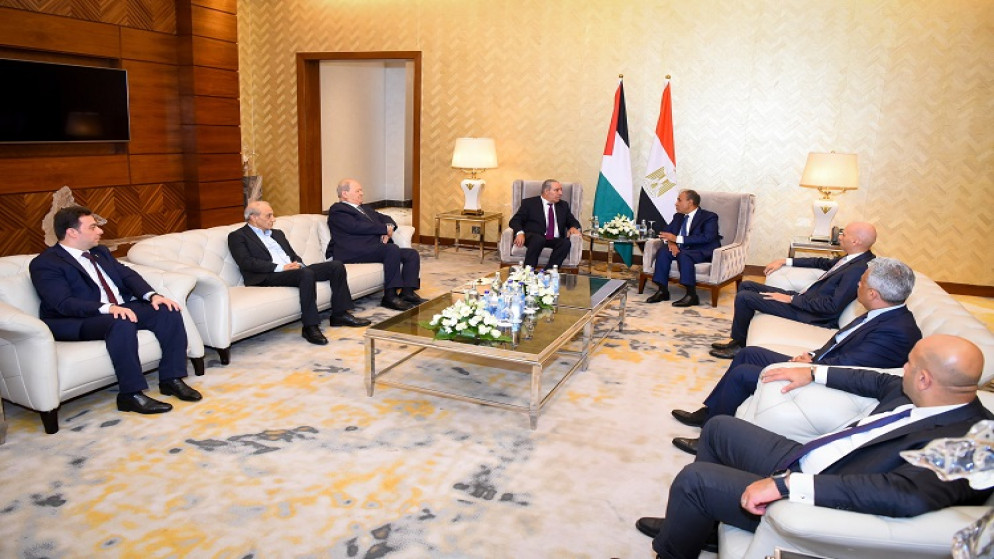 حسين الشيخ وعبد العاطي يبحثان مستجدات الاوضاع في غزة وخطط السلام