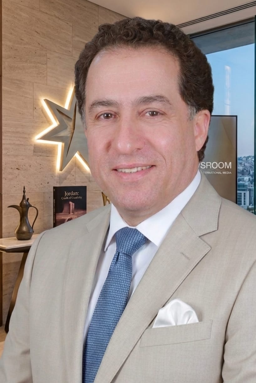 الحسين.. يدٌ تمتد بالعطاء وقلبٌ ينبض بالإنسانية