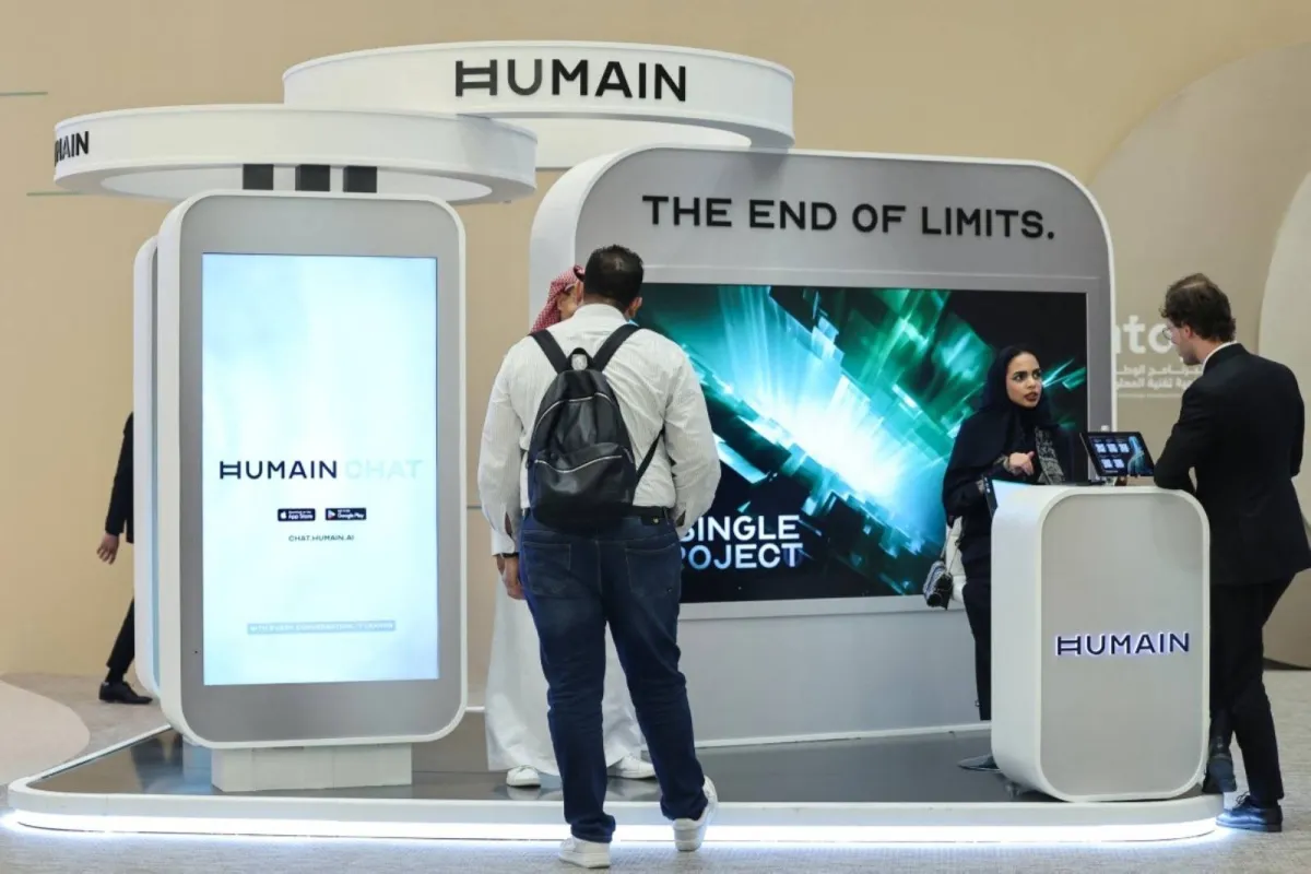 شراكة استراتيجية بين هيوماين وميسترال لتطوير نماذج ذكاء اصطناعي باللغة العربية
