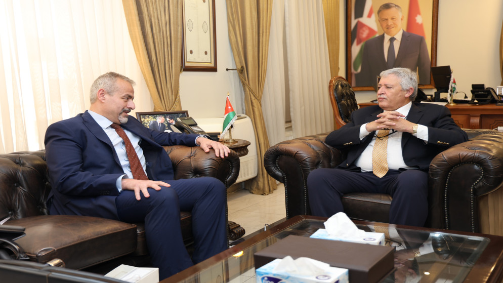 وزير العمل يبحث مع السفير المصري تنظيم اوضاع العمالة في الاردن