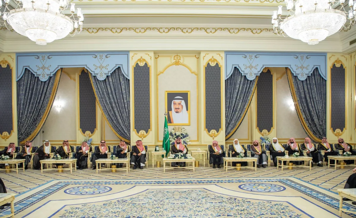 ولي العهد السعودي يستقبل الامراء والعلماء والمواطنين في جدة