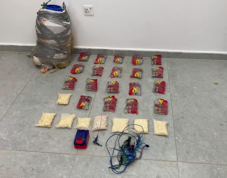 المنطقة العسكرية الجنوبية تُحبط محاولة تهريب كمية كبيرة من المخدرات بواسطة بالونات موجّهة