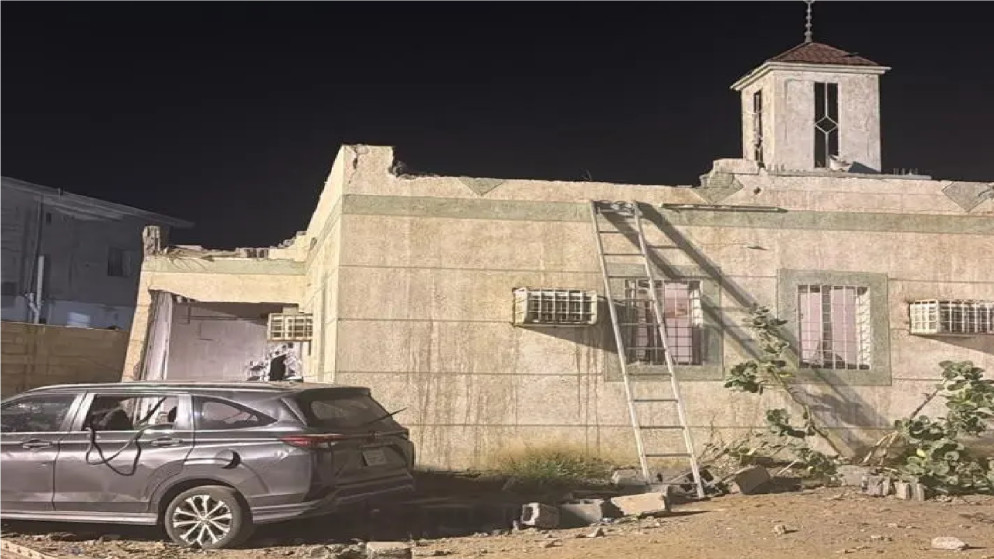 اصابة شخصين جراء سقوط مقذوف حوثي في جازان