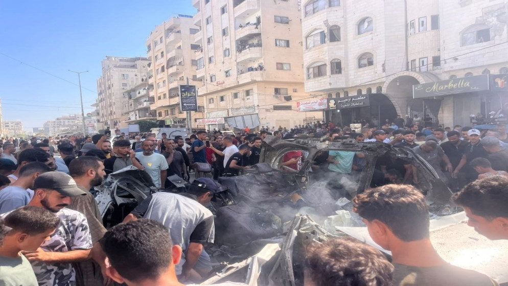 شهيدان ومصابون في قصف اسرائيلي استهدف مركبة جنوب غزة