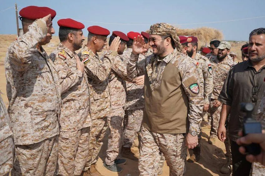 الجيش اليمني يعزز جاهزيته في تعز وحجة لاستعادة المبادرة الميدانية