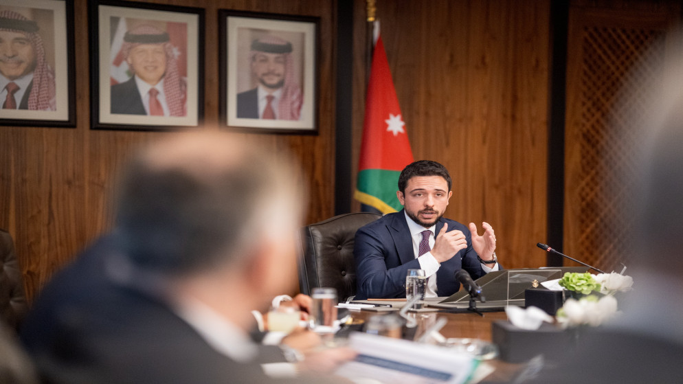 ولي العهد يوجه الحكومة بتعزيز الامن الغذائي والنهوض بقطاع السياحة