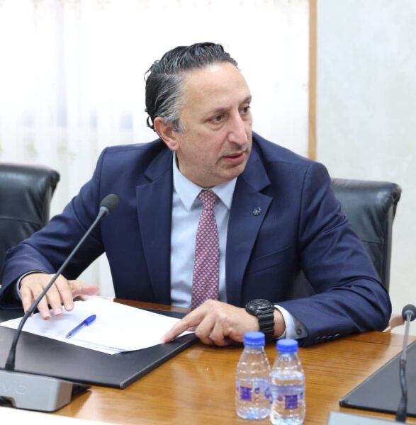 مطالبًا بالتقليم بدل الإزالة… أبو رمان يوجّه سؤالًا نيابيًا إلى دولة رئيس الوزراء عن قيام أمانة عمّان بإزالة أشجار الأرصفة