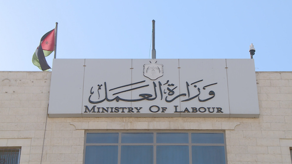 وزير العمل يوجه بتشكيل لجان تفتيش لضبط هروب العاملات في المنازل