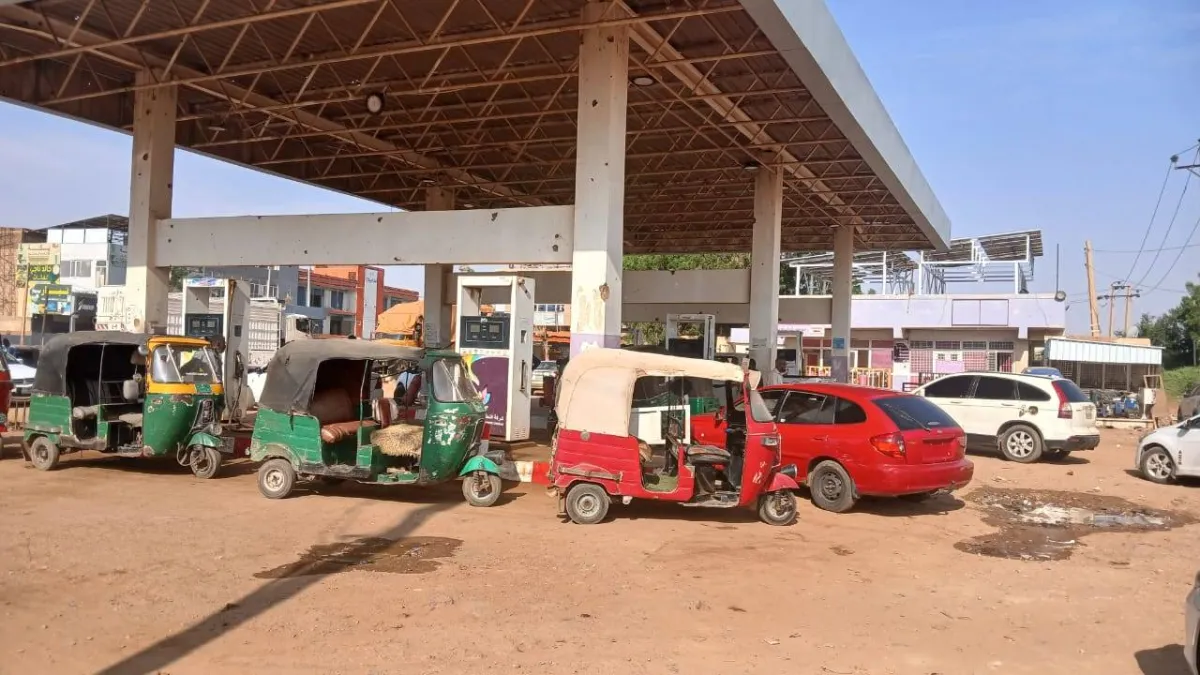 ازمة الوقود في السودان تتفاقم وتلقي بظلالها على حياة المواطنين