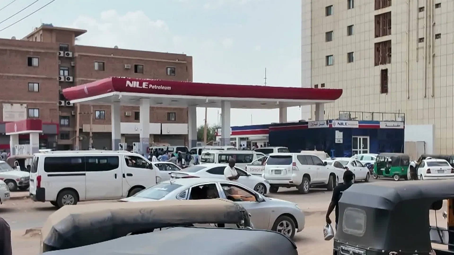 ازمة الوقود في الخرطوم تتفاقم بسبب تعثر عمليات الاستيراد