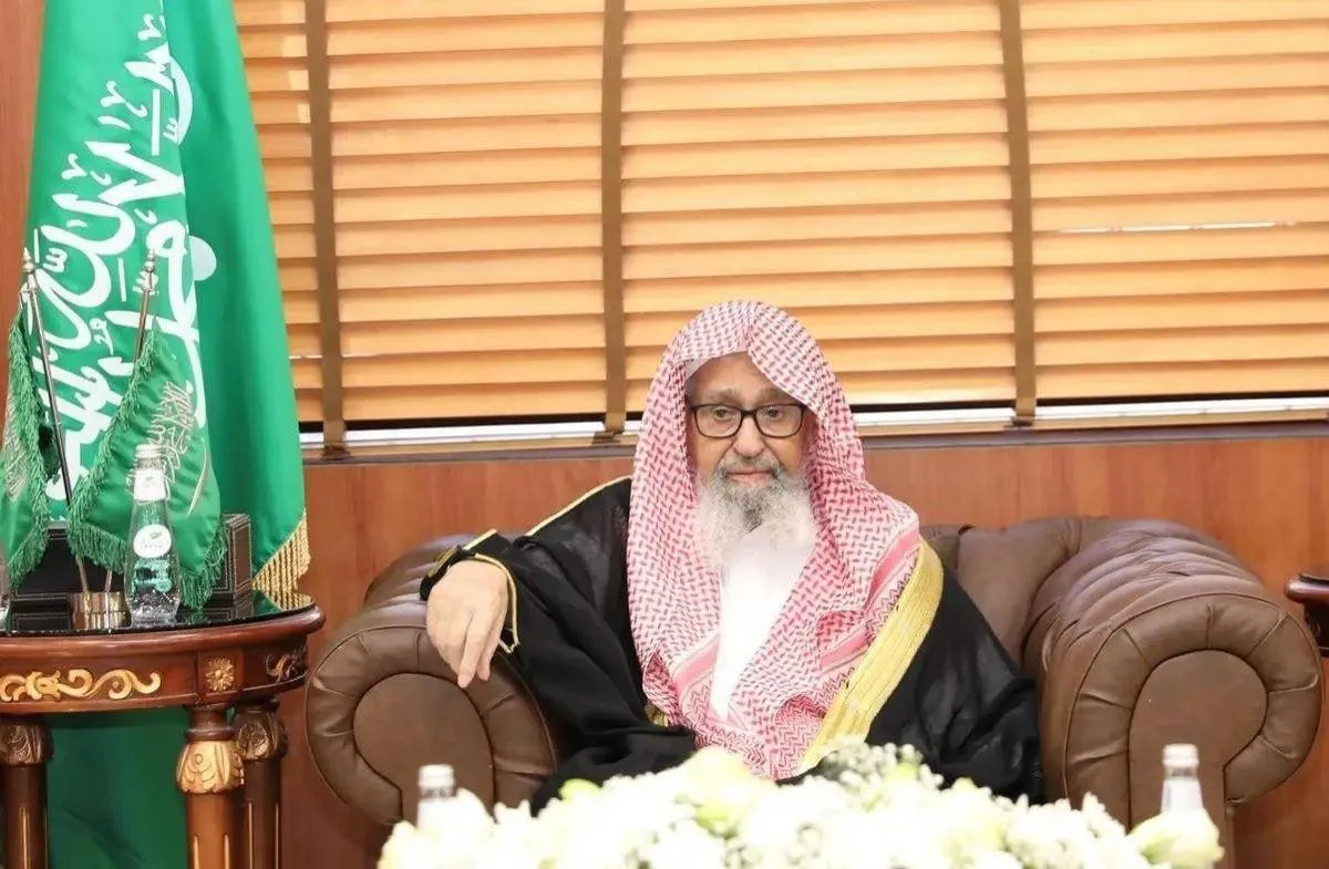 مفتي السعودية يندد باستهداف الحوثيين للمقدسات وقاصدي الحرمين