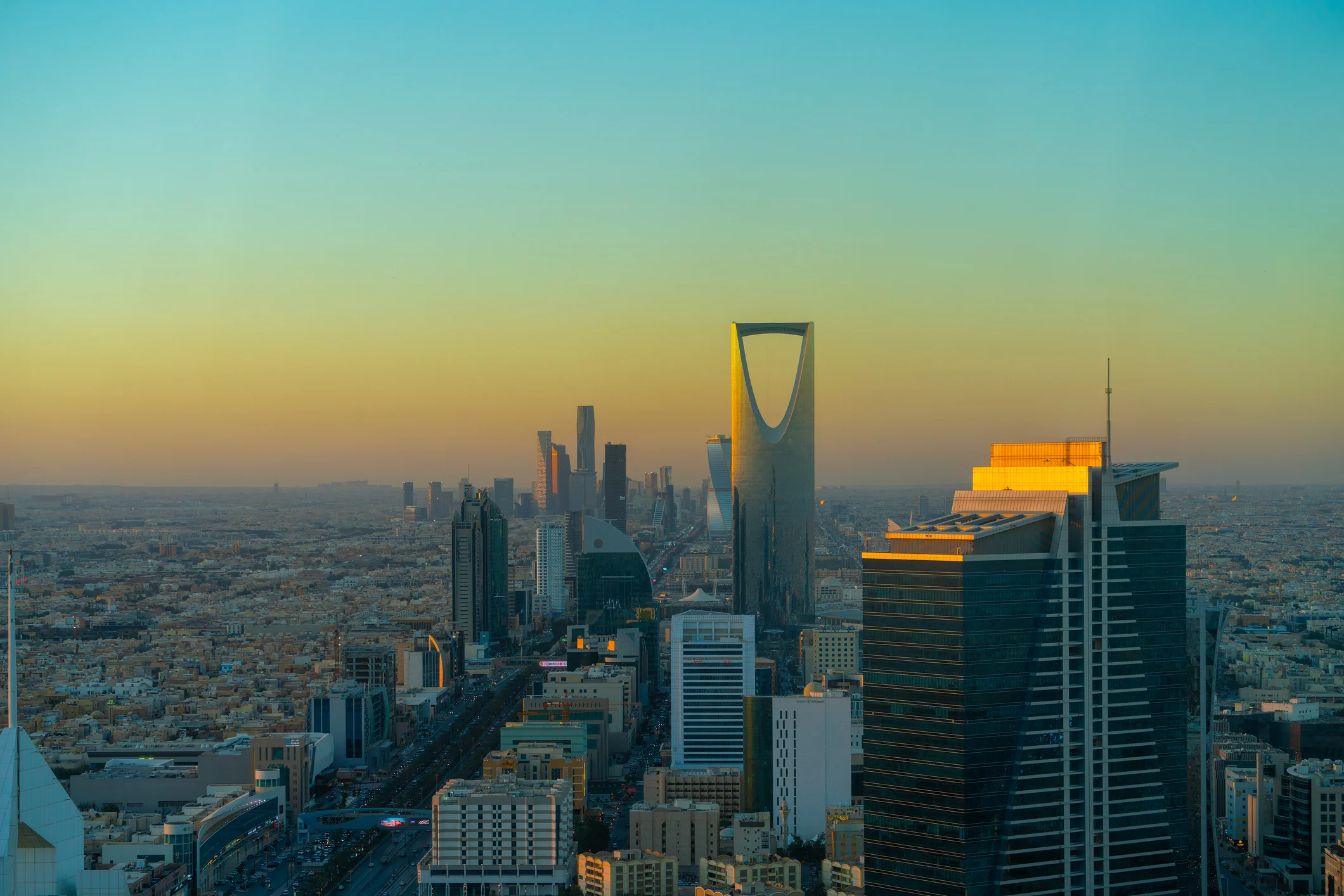 قوات التحالف تعترض 6 طائرات مسيرة في اجواء السعودية