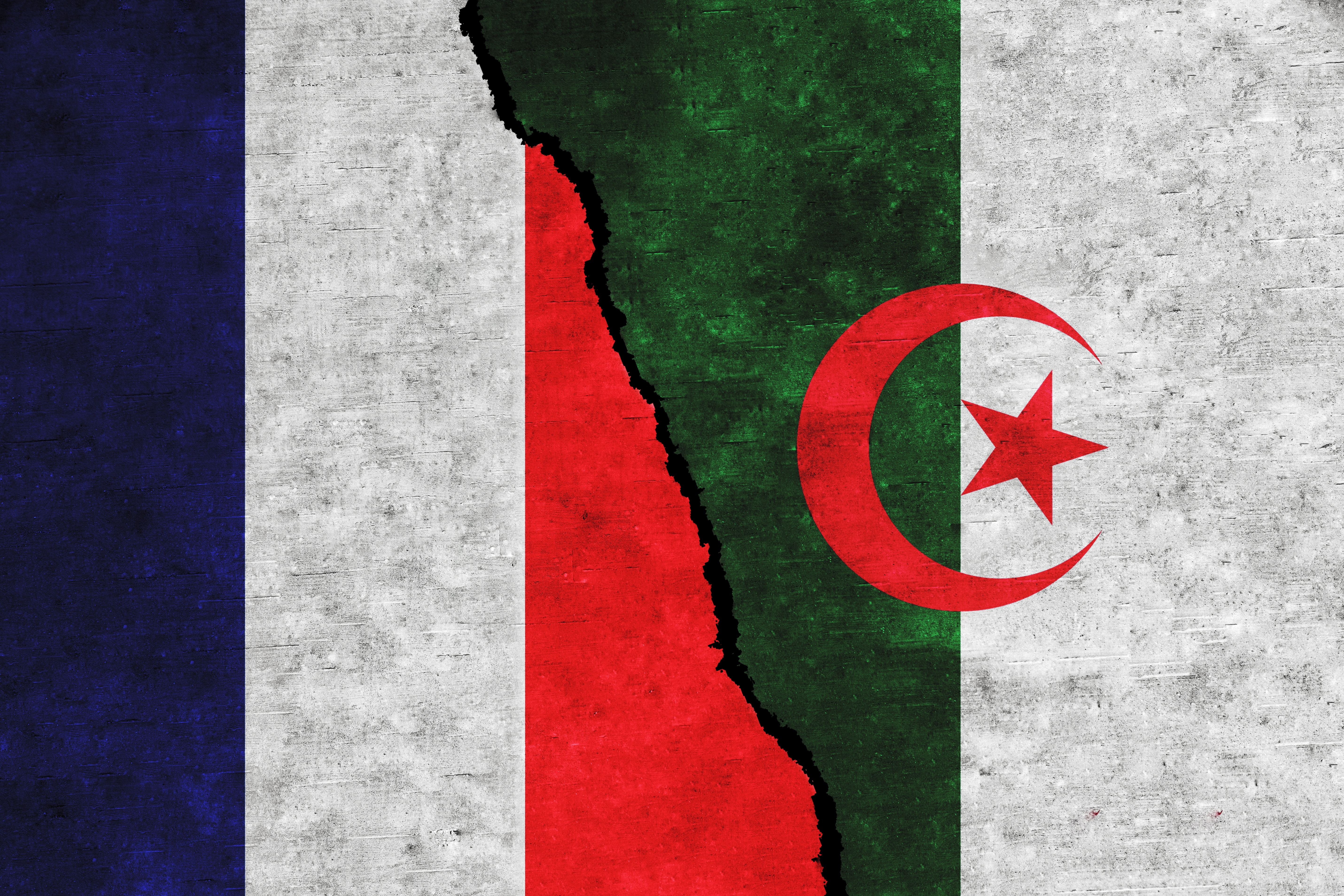 الجزائر توقف صادرات اليوريا الى فرنسا في اطار التوترات التجارية