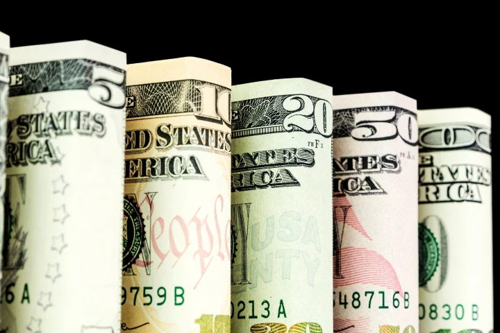 استقرار سعر الدولار مع ترقب الاسواق لقرارات البنوك المركزية