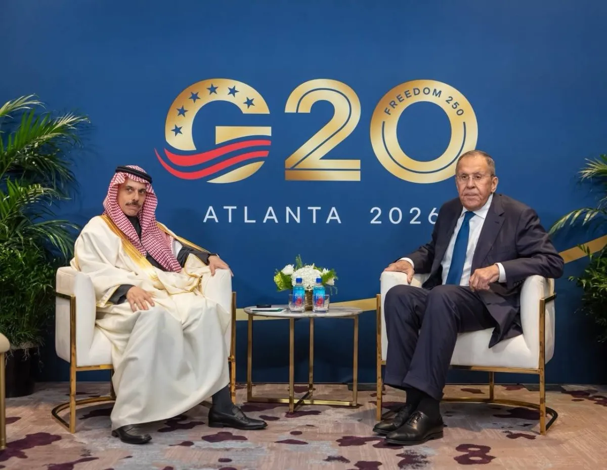 فيصل بن فرحان يبحث تعزيز امن المنطقة مع لافروف ونظيرته الكندية
